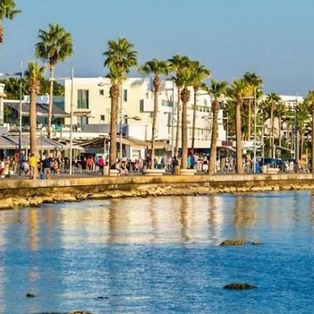 Poseidon 51 - Beachfront Two Bedroom Apartment Paphos Ngoại thất bức ảnh