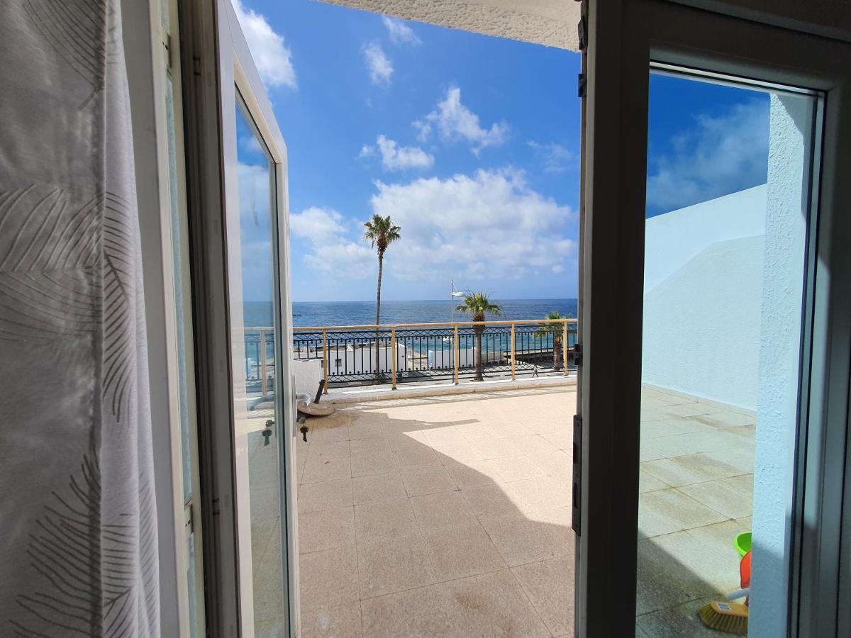 Poseidon 51 - Beachfront Two Bedroom Apartment Paphos Ngoại thất bức ảnh